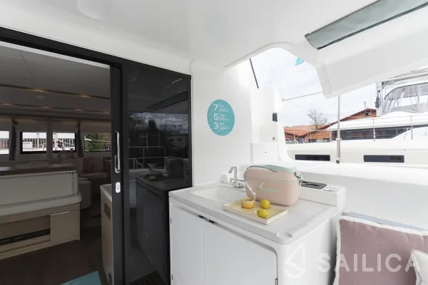 Lagoon 51 - Yacht Charter Sailica