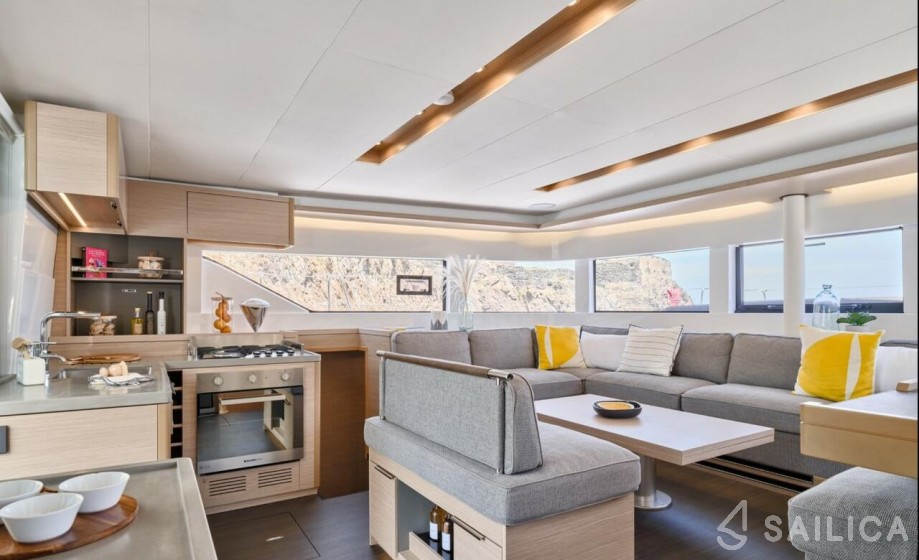 Lagoon 51 - Yacht Charter Sailica
