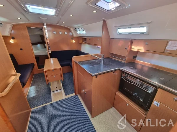Bavaria 36 Cruiser - Yacht Charter Sailica