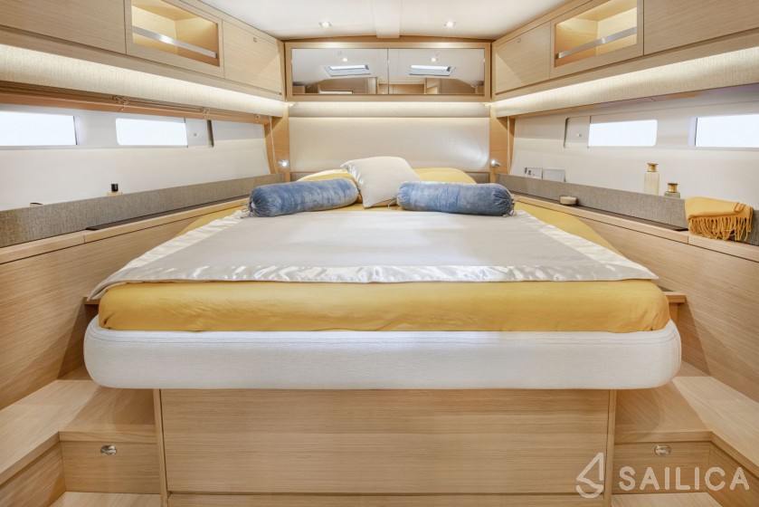 Dufour 530 Smart Electric 6 + 1 cab. - Yacht Charter Sailica