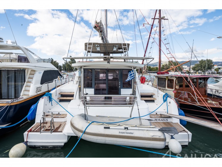Bali 4.1 - Yacht Charter Sailica