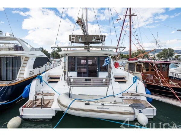 Bali 4.1 - Yacht Charter Sailica