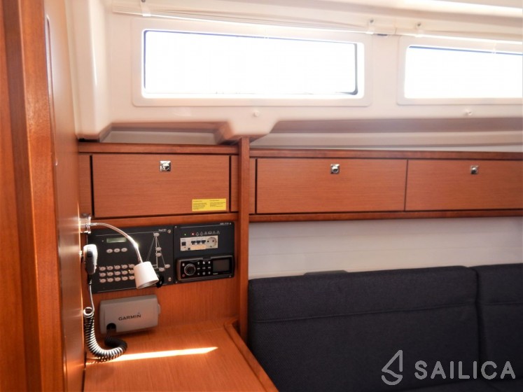 Bavaria 33 Cruiser - Yacht Charter Sailica