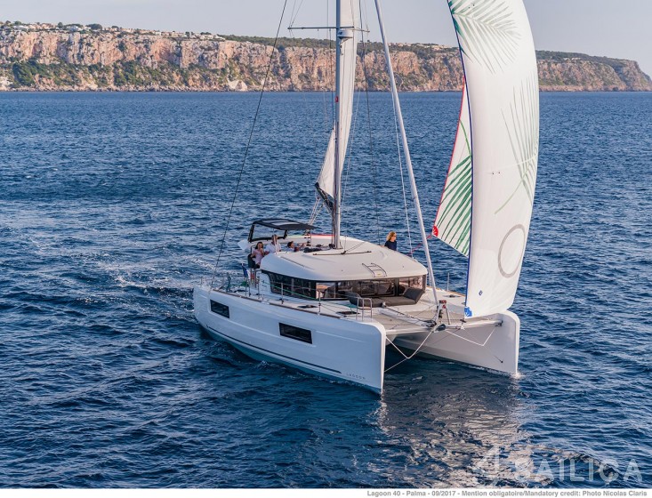 Lagoon 40 - Yacht Charter Sailica