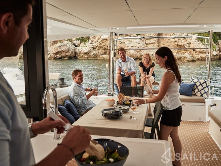 Nautitech 46 Fly - Yacht Charter Sailica