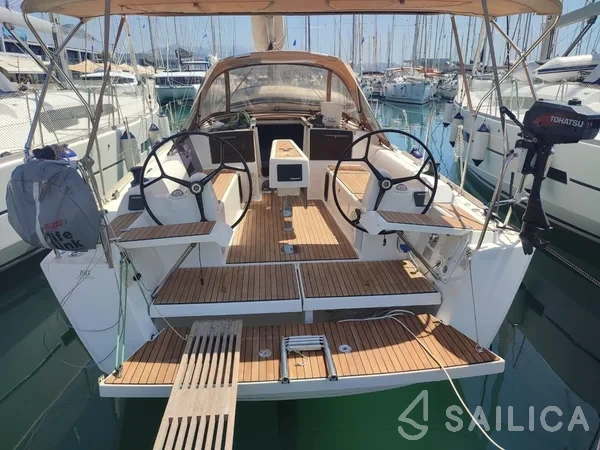 Dufour 35 - Yacht Charter Sailica