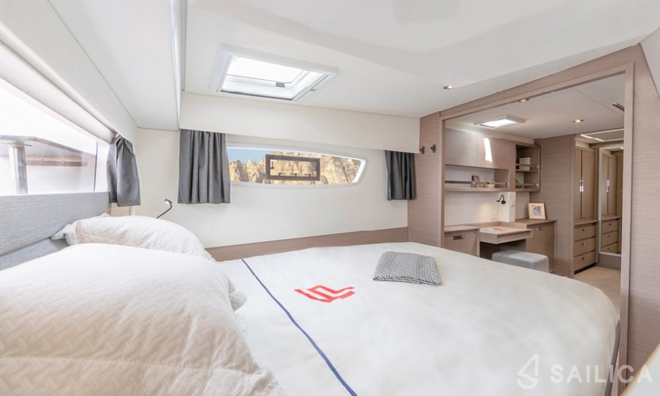Elba 45 - Yacht Charter Sailica