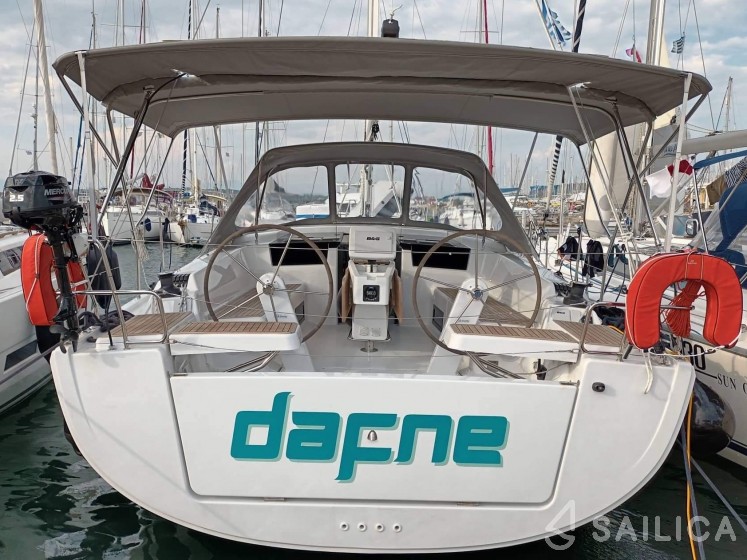 Hanse 418 - Yacht Charter Sailica