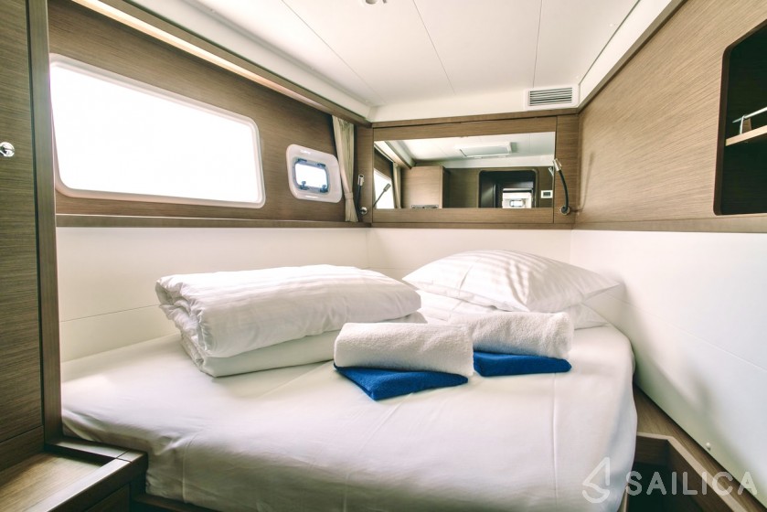 Lagoon 450 S - 4 + 2 cab. - Yacht Charter Sailica