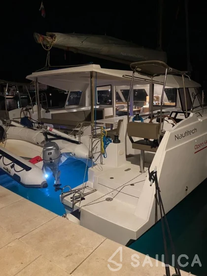 Nautitech 40 open NEW - 4 + 2 cab. - Yacht Charter Sailica