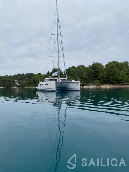 Nautitech 40 open NEW - 4 + 2 cab. - Yacht Charter Sailica