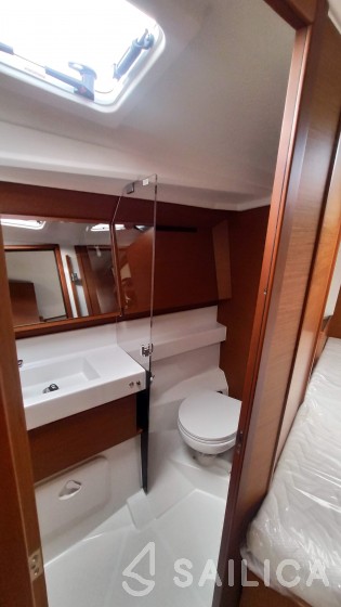 Sun Odyssey 410 - Yacht Charter Sailica