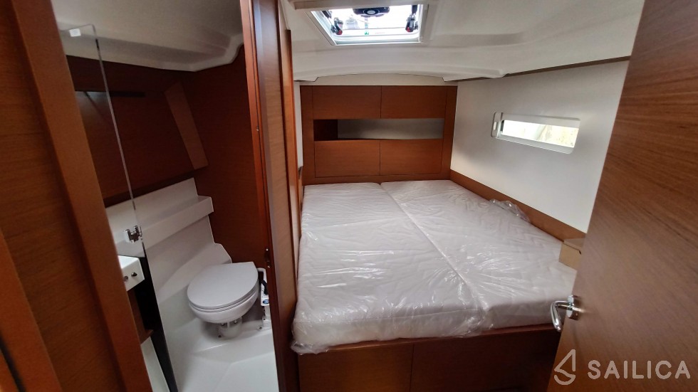Sun Odyssey 410 - Yacht Charter Sailica