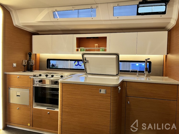 Dufour 41 - Yacht Charter Sailica