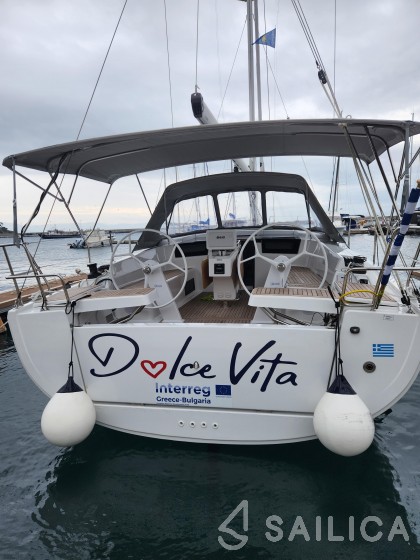 Hanse 418 - Yacht Charter Sailica