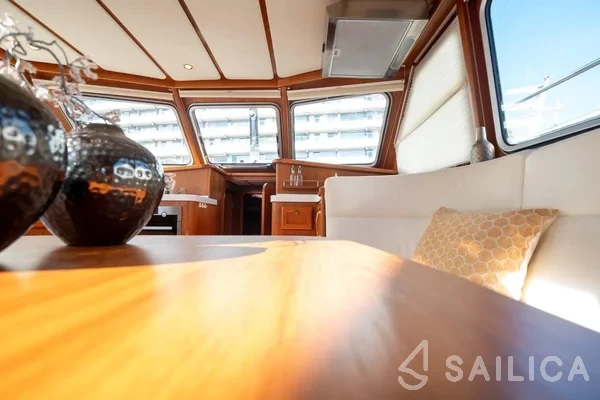 De Drait DeLuxe 42 - Yacht Charter Sailica