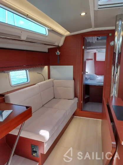 Hanse 418 - Yacht Charter Sailica