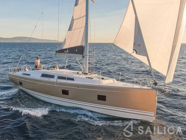 Hanse 418 - Yacht Charter Sailica