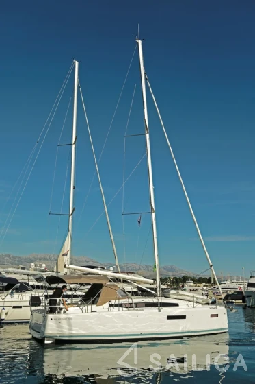 Sun Odyssey 380 - Yacht Charter Sailica