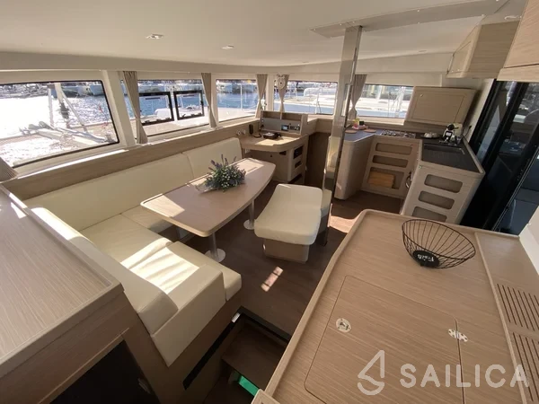 Lagoon 42 - Yacht Charter Sailica