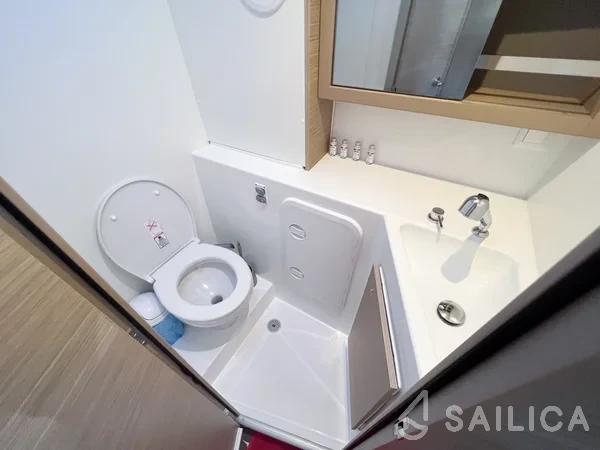 Lagoon 42 - Yacht Charter Sailica