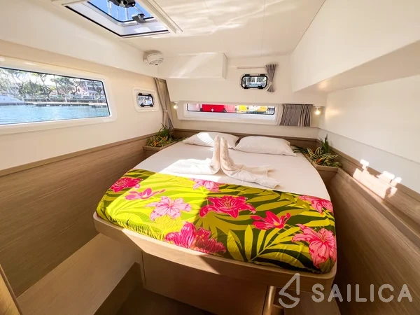 Lagoon 42 - Yacht Charter Sailica