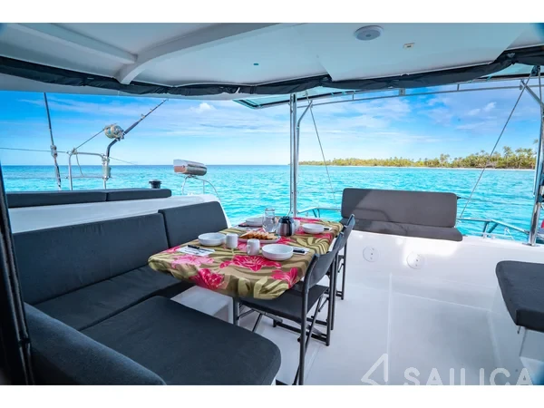 Lagoon 42 - Yacht Charter Sailica