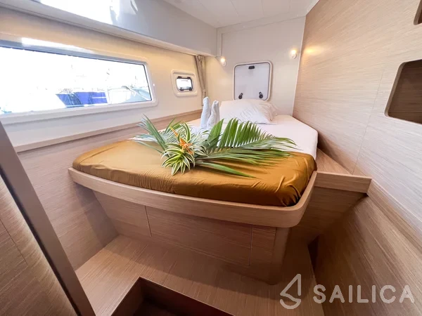 Lagoon 42 - Yacht Charter Sailica