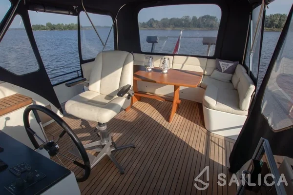 De Drait DeLuxe 42 - Yacht Charter Sailica