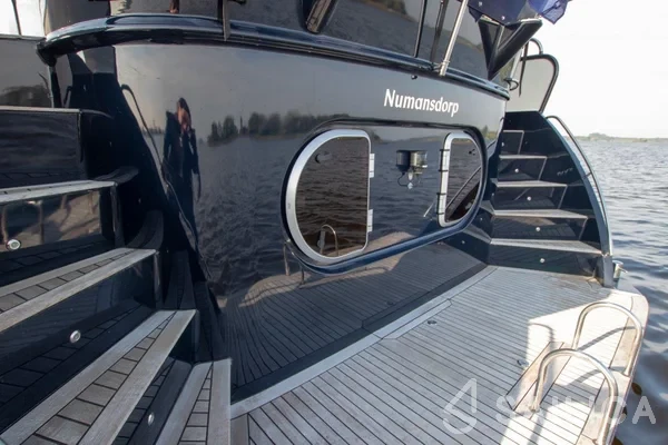 De Drait DeLuxe 42 - Yacht Charter Sailica