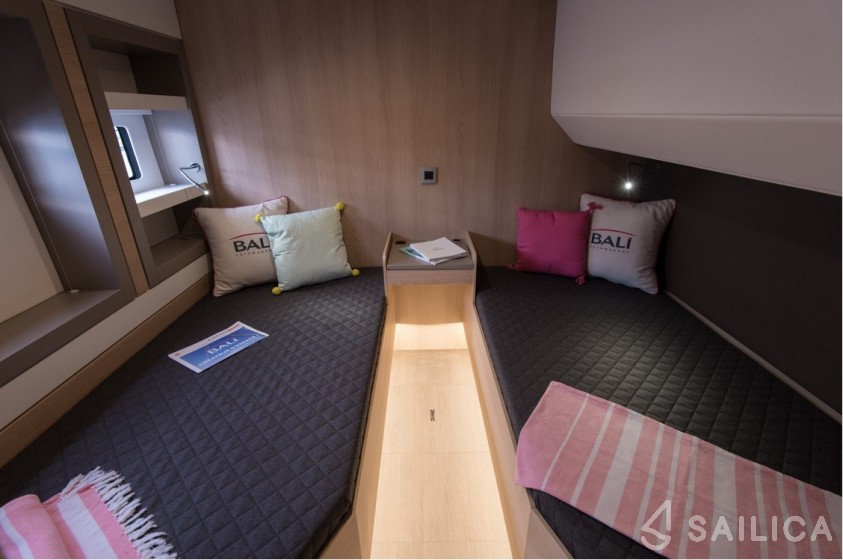 Bali 5.4. - Yacht Charter Sailica