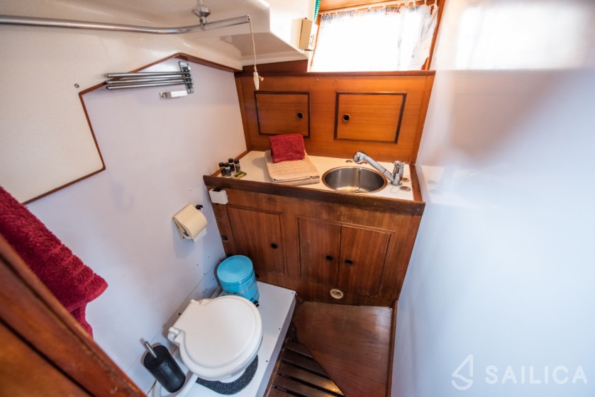 Amphitrite - Yacht Charter Sailica