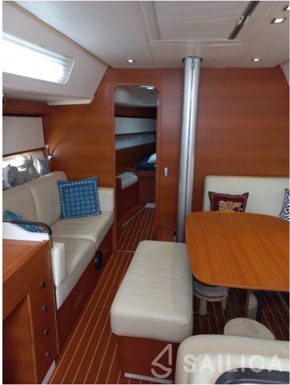Italia Yachts 13.98 - Yacht Charter Sailica