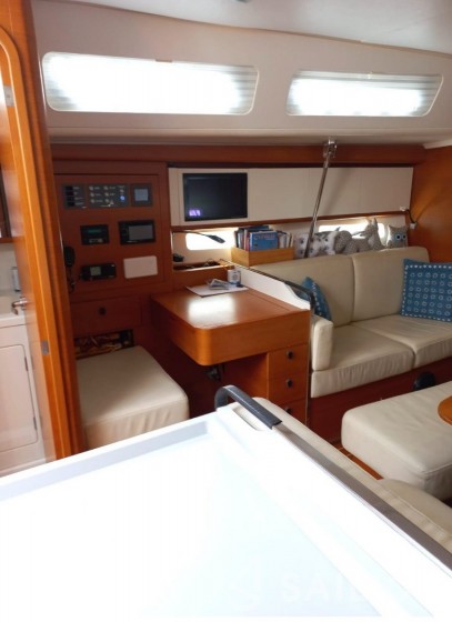 Italia Yachts 13.98 - Yacht Charter Sailica