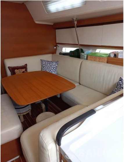Italia Yachts 13.98 - Yacht Charter Sailica
