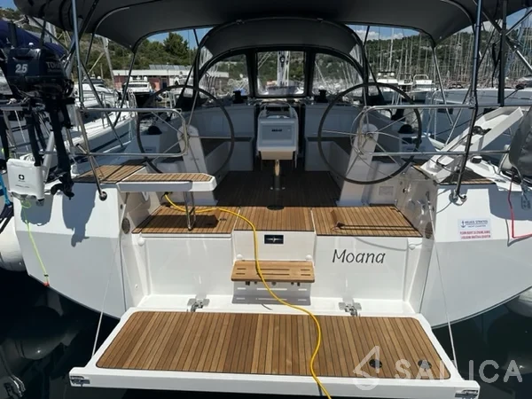 Bavaria C42 - Yacht Charter Sailica