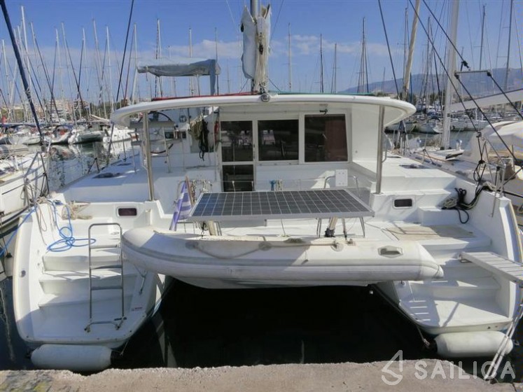 Lagoon 400 - Yacht Charter Sailica