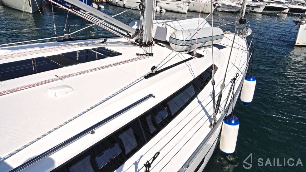 Bavaria 51 Cruiser - Yacht Charter Sailica