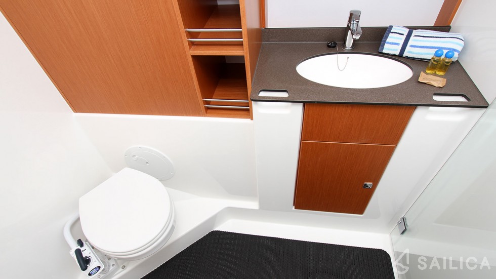 Bavaria 51 Cruiser - Yacht Charter Sailica