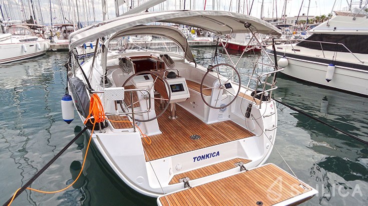 Bavaria 34 Cruiser - Yacht Charter Sailica