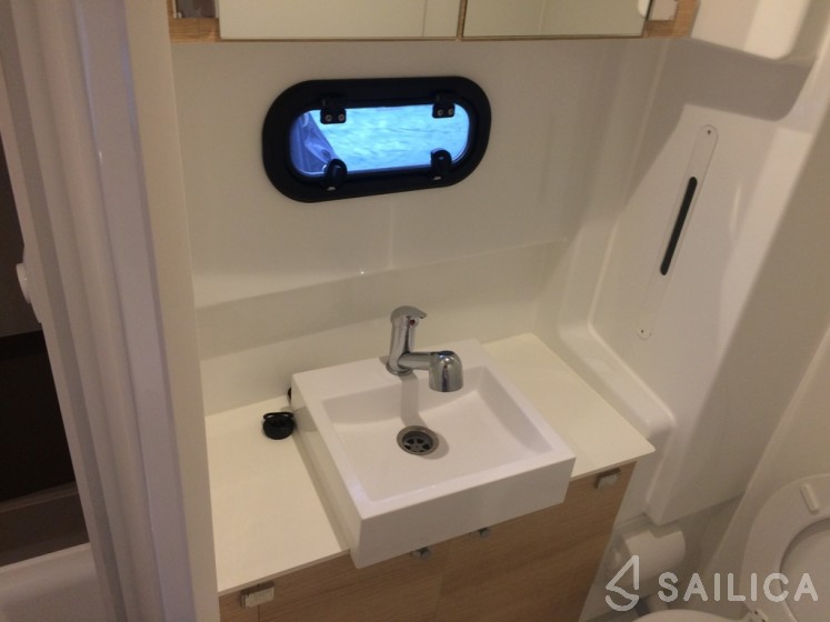 Bali 4.0 - Yacht Charter Sailica