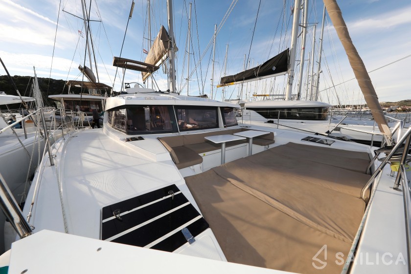 Bali 4.0 - Yacht Charter Sailica