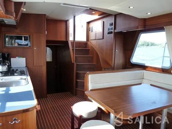 Holiday 1300 - Yacht Charter Sailica