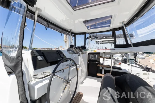 Lagoon 42 - Yacht Charter Sailica
