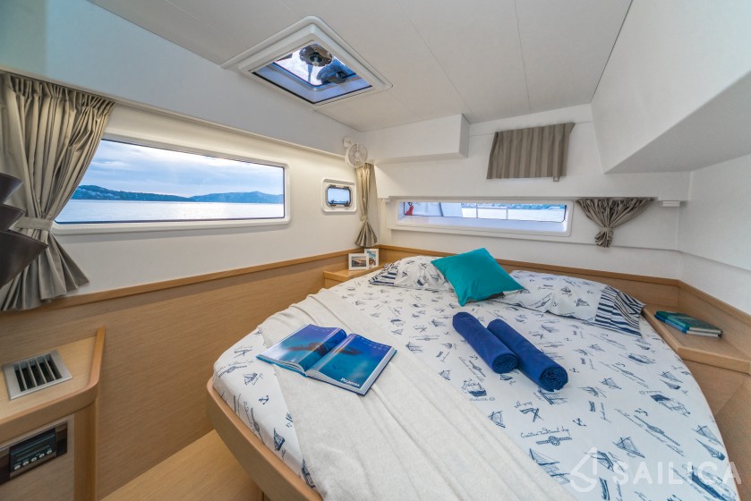 Lagoon 42 - Yacht Charter Sailica