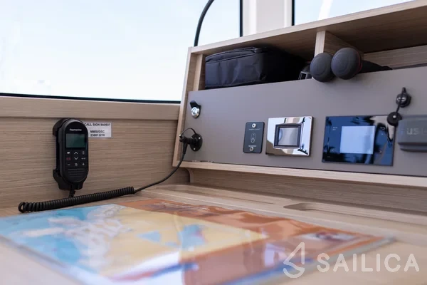 Lagoon 42 - Yacht Charter Sailica