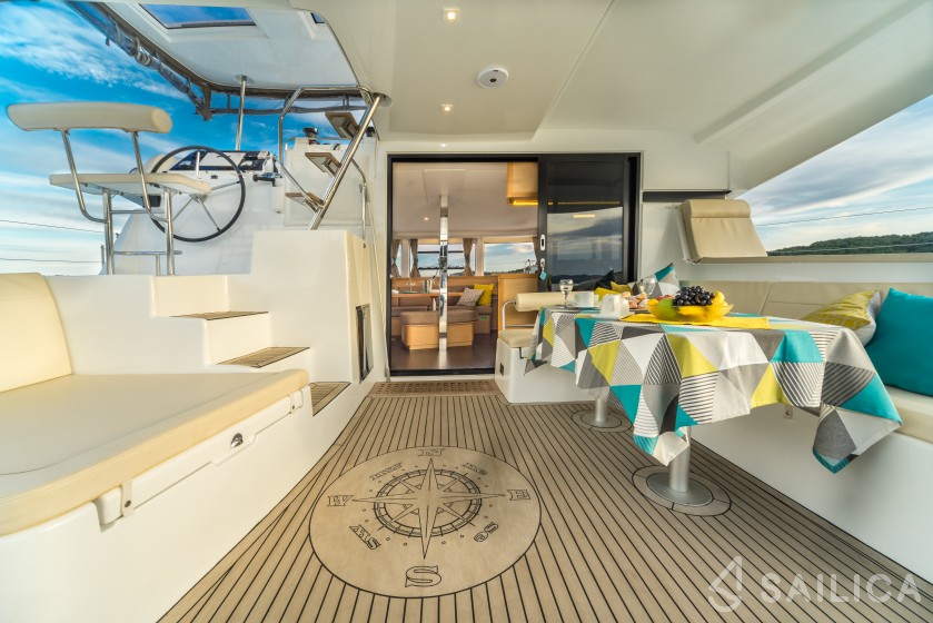 Lagoon 42 - Yacht Charter Sailica