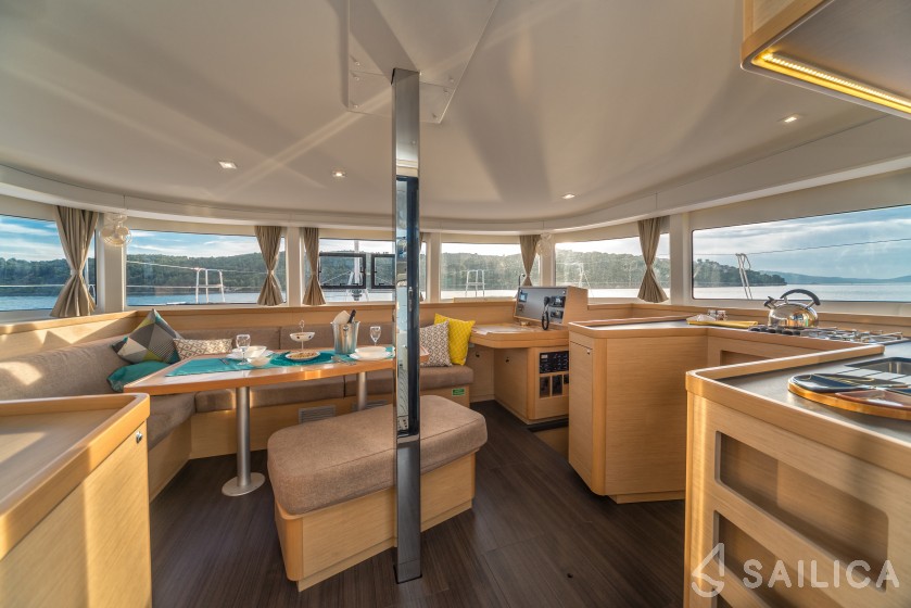 Lagoon 42 - Yacht Charter Sailica