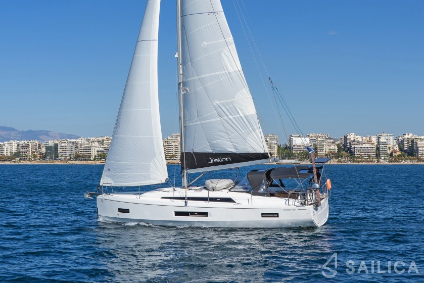 Oceanis 40.1 - Yacht Charter Sailica