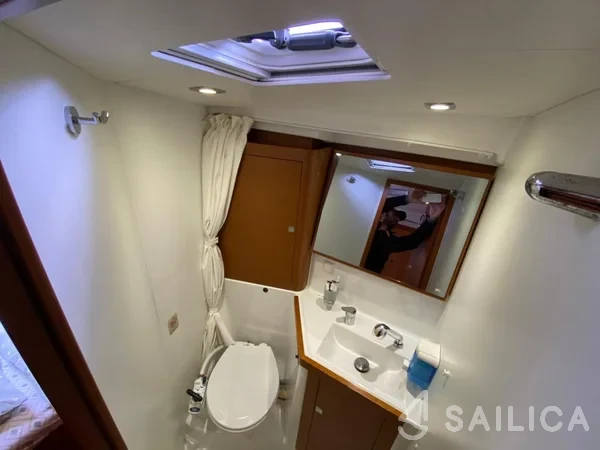 Oceanis 41 - Yacht Charter Sailica
